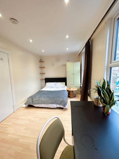 🌊 Riverside Double Next to Jubilee line!!! Main Photo
