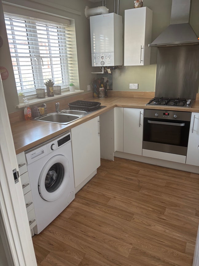 Double spacious double room to rent  Main Photo