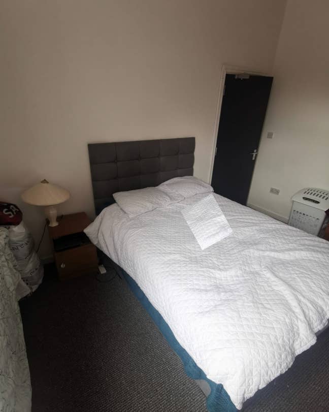 A beautiful double room for rent in Salford.  Main Photo