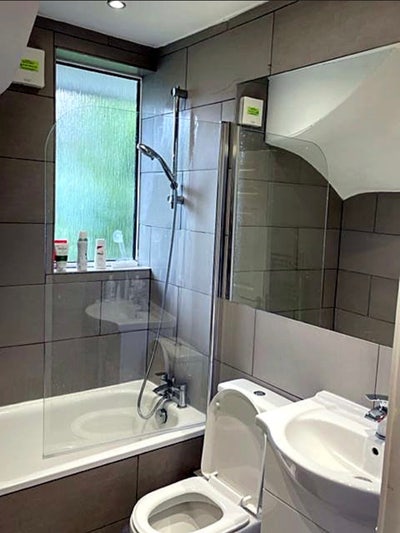 Redecorated 2-Bed, 2 Bath | 3 Floors & Privacy  Main Photo