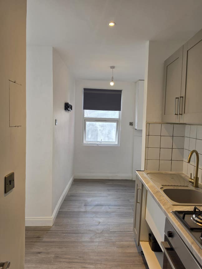 Self-Contained Studio - Finchley Central Main Photo