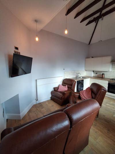 Rooms Available.. Richmond Rd Hyde Park. Bills Inc Main Photo