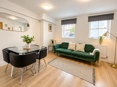 ✨️Elegant Spacious 2/3 Bed Garden Flat N7🎖 Main Photo