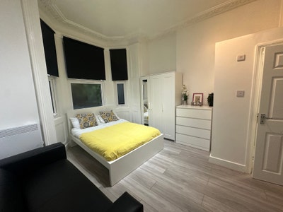 Studio Flat available in W12 Main Photo