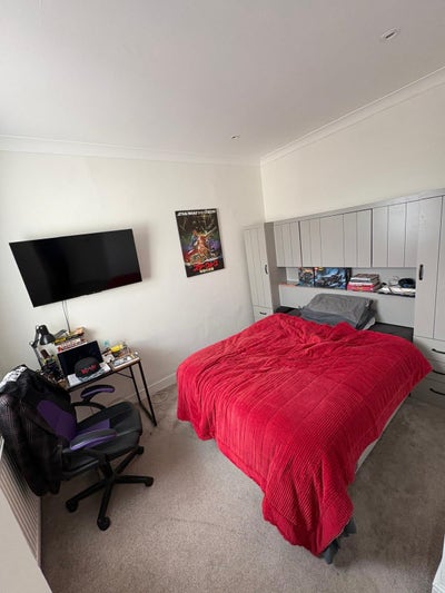 Bright furnished double in modern Finchley flat Main Photo