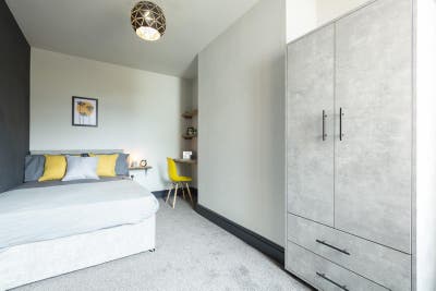 Selby - Free Parking - *All Bills Included* Main Photo