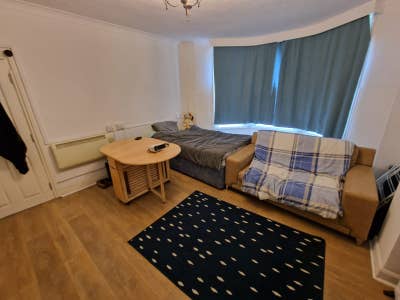 Studio in Student House Main Photo