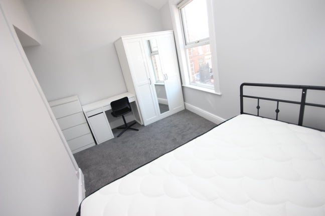  2 Furnished rooms available for rent  Main Photo