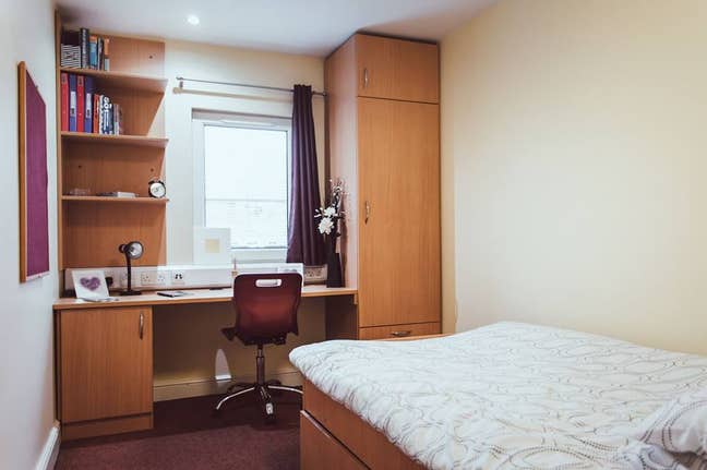Bradford BD7-Stunning Ensuite room-avail NOW Main Photo