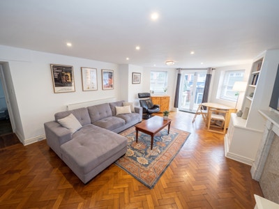 A beautiful 2 bedroom flat in Finsbury Park N4 Main Photo