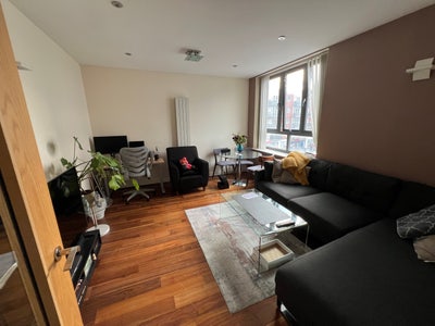 Bright Entire 1-Bed Flat in Whitechapel Main Photo