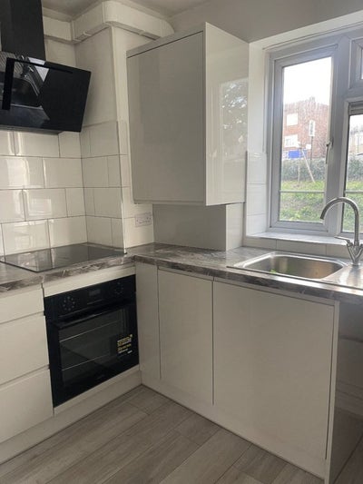 2-bed flat available in IG3 Main Photo