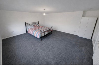 NEWLY Refurbished Large Double Room | Greenwich  Main Photo