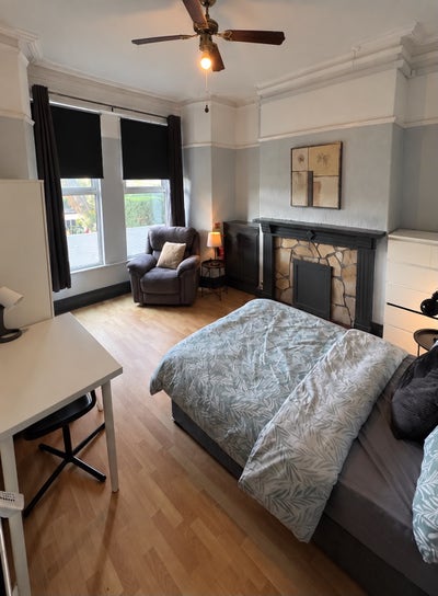 Large Double Room off Cavehill Road Main Photo
