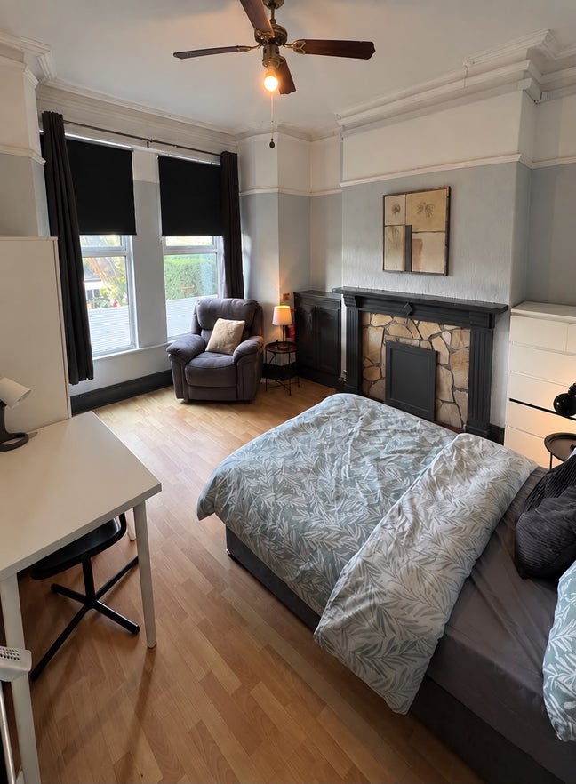 Large Double Room off Cavehill Road Main Photo