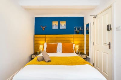 🏡 Fully Furnished 3 Double Rooms Available  Main Photo