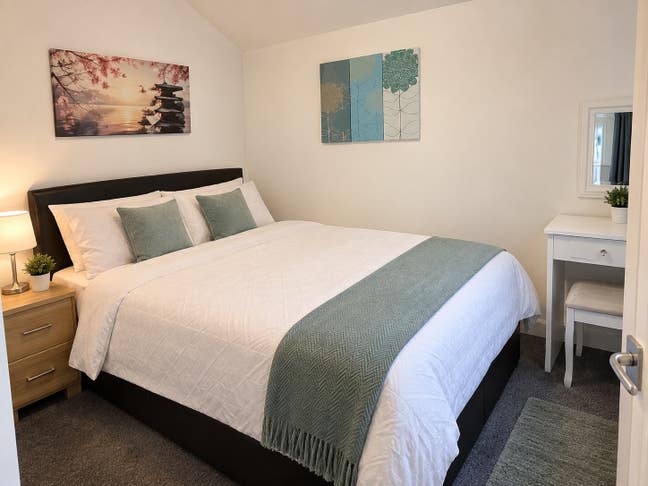 Double Room Available – B65 9QN, Main Photo
