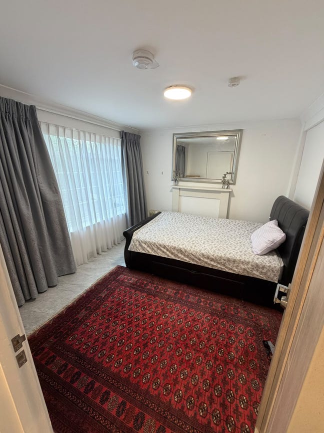 Room in a Shared House, Staines Road East, TW16 Main Photo