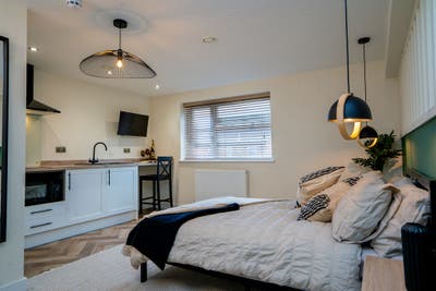 Studio City Centre Location with PARKING! Main Photo