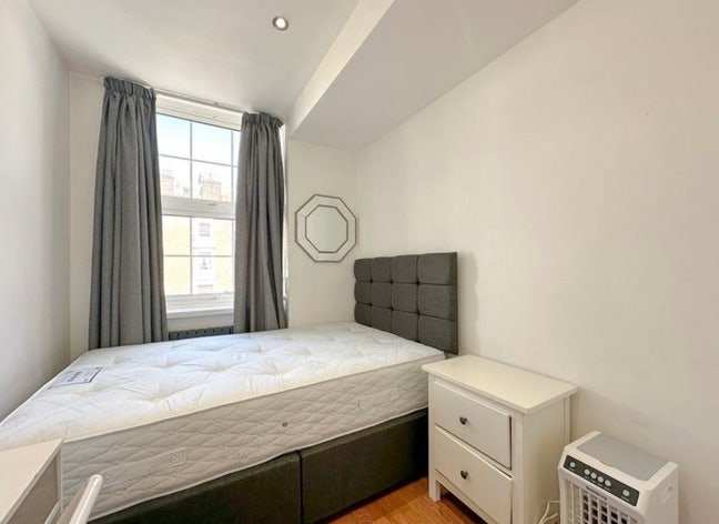 Double Room in Marylebone - Central London  Main Photo