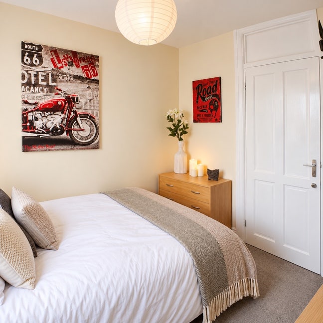 Cosy Double Room in Professional House Share  Main Photo