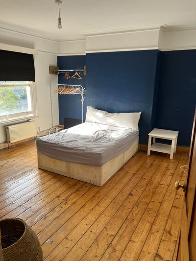 Very large, bright room in Victorian houseshare Main Photo