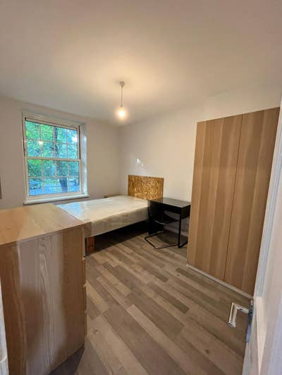 Amazing double room in a quiet residential area Main Photo