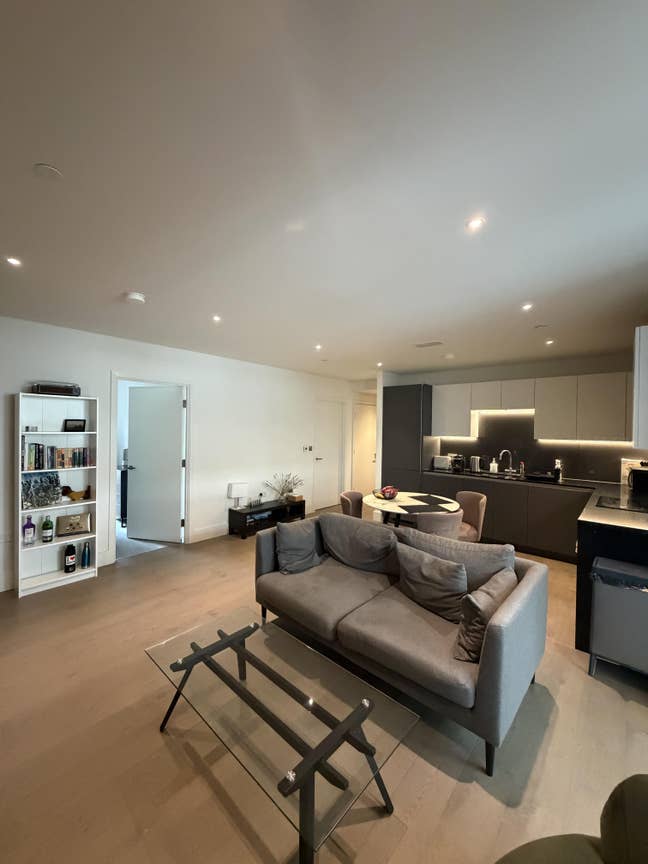 En-suite room in riverside 2-bed, Battersea Main Photo