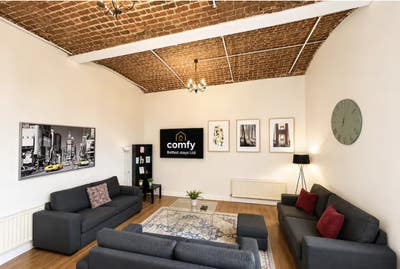 Luxury linen loft apartment (ground floor) Main Photo