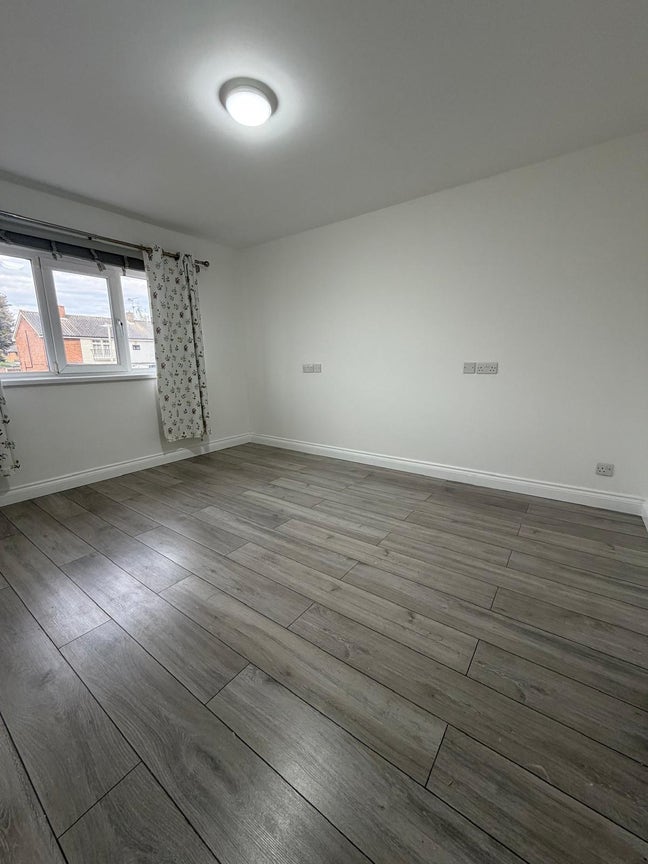 Double room available now Main Photo