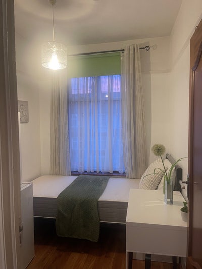 Single room for rent in Tottenham Main Photo