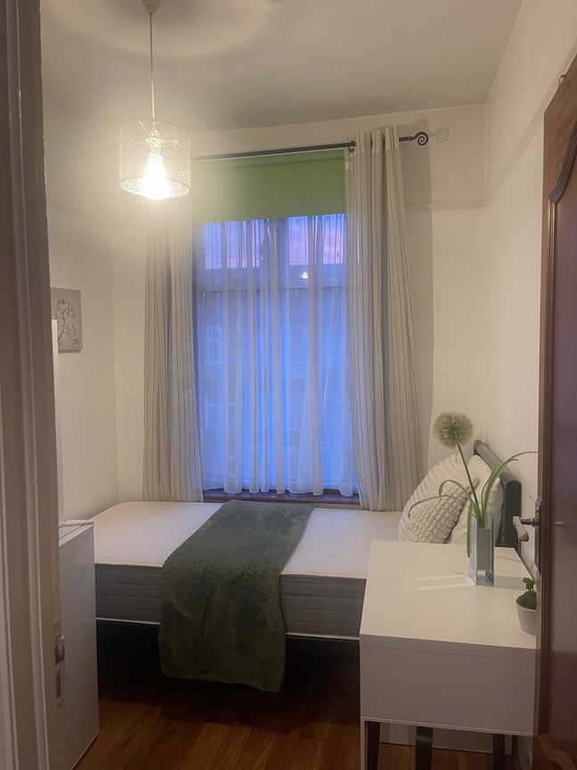 Single room for rent in Tottenham Main Photo