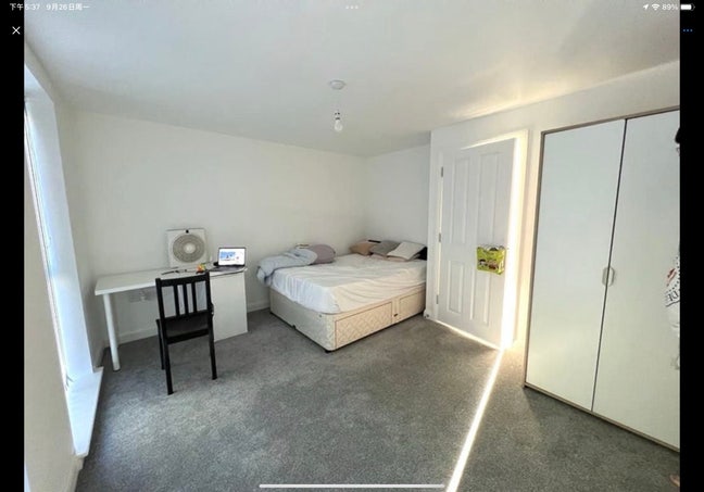 Spacious room in Birmingham city center  Main Photo