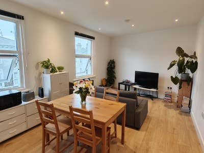 Double Room Available for a Couple in Battersea Main Photo