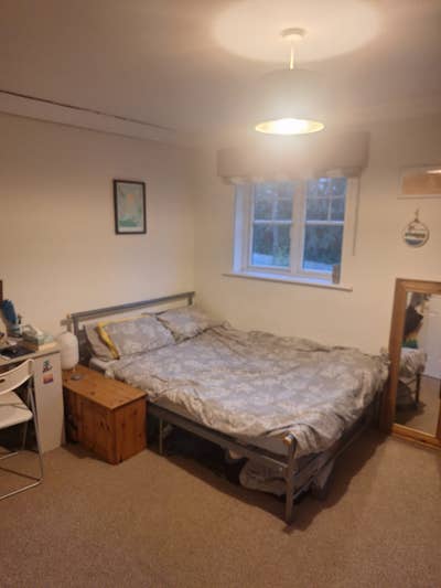 Double Room in 2 Bed House Available Main Photo