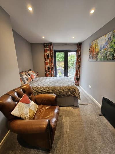 Self Contained Accommodation - Available Mon - Fri Main Photo