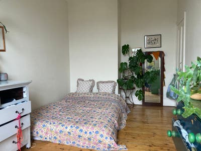Cosy Double Room in Social House Share Main Photo
