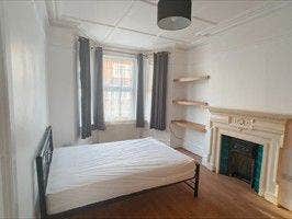 🏡 Spacious 1-Bed Flat | &pound;1,550 | Bills Included Main Photo