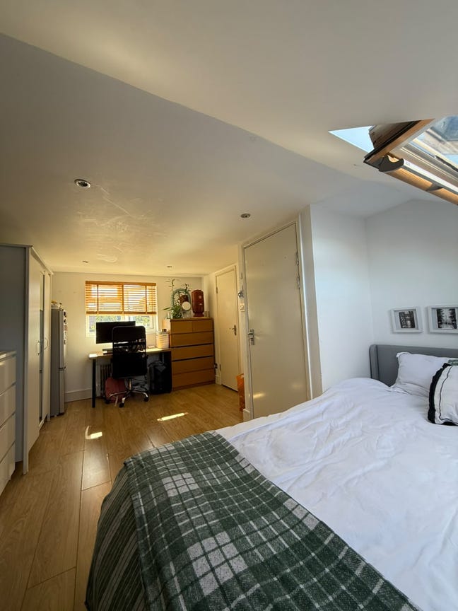 Ensuite - Dollis Hill Main Photo