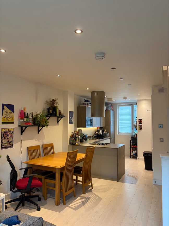 Double room in Salford available Main Photo