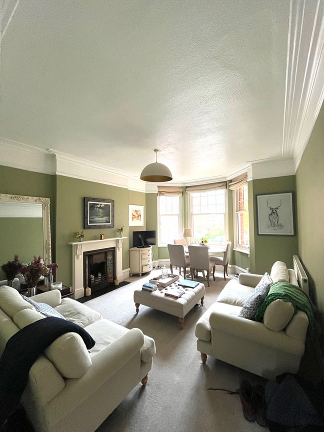 Double bedroom available  Main Photo