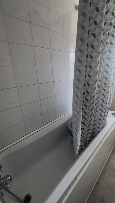 Double Room to Rent in 3-Bedroom House. Main Photo