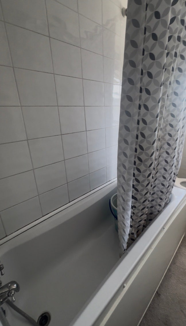 Double Room to Rent in 3-Bedroom House. Main Photo