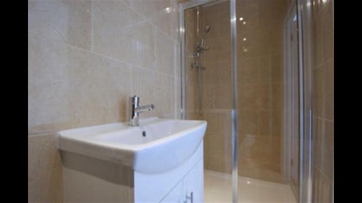 2 Bedroom Flat in Private Block  Main Photo