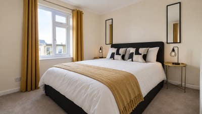 2 Spacious Double Rooms - Shared Lounge  Paisley Main Photo