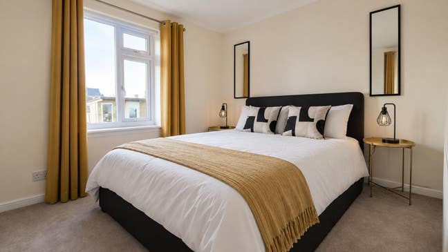 2 Spacious Double Rooms - Shared Lounge  Paisley Main Photo