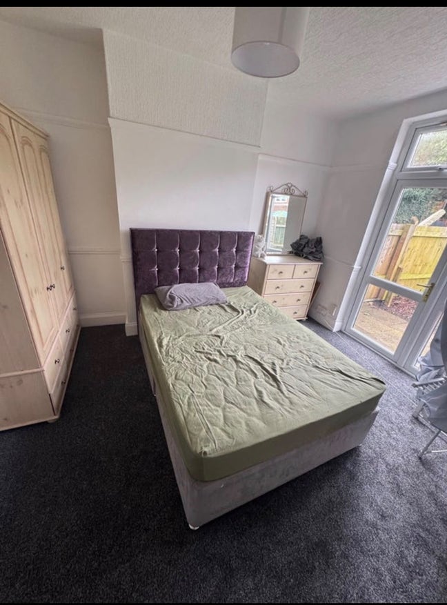 Double room to rent Main Photo