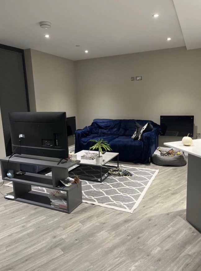 Double Room Available in NQ Main Photo