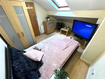 Double room available Main Photo