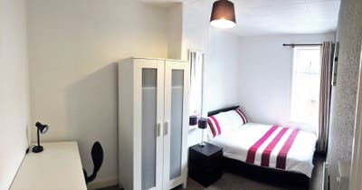 🏡 Comfortable Double Room |💡 All Bills Included Main Photo